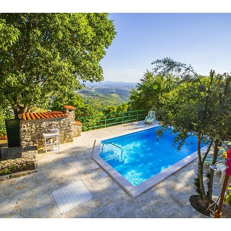 Villa O'Zrna Klis Екстериор снимка