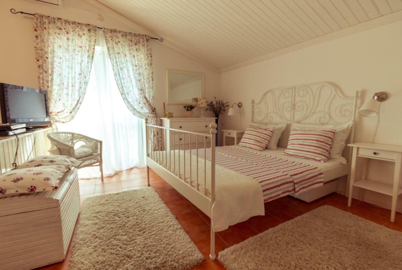 Villa O'Zrna Klis Екстериор снимка