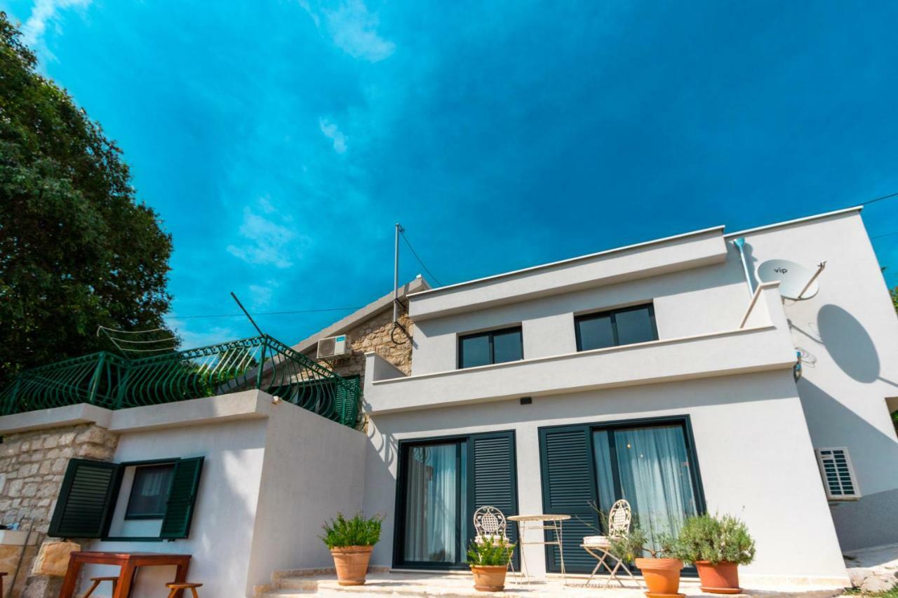 Villa O'Zrna Klis Екстериор снимка