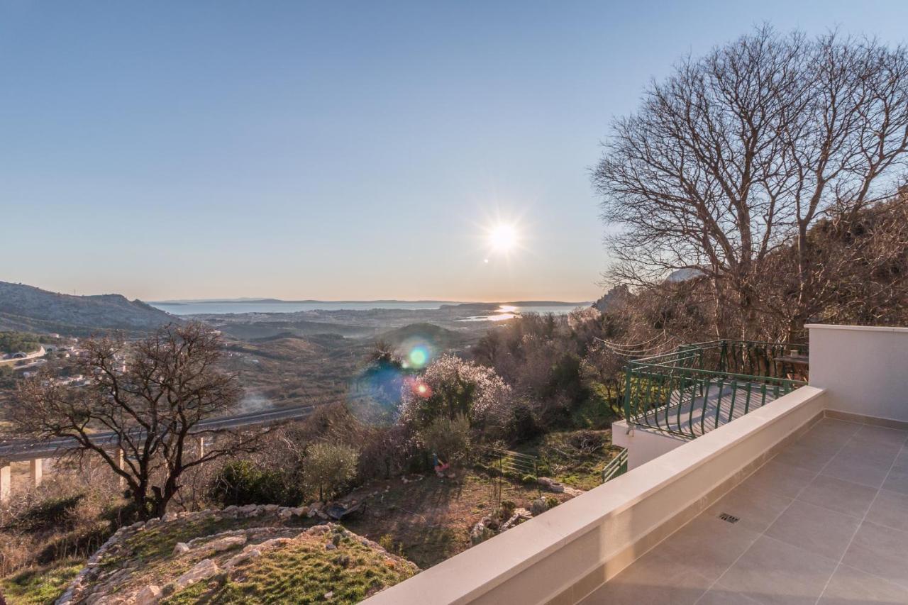 Villa O'Zrna Klis Екстериор снимка